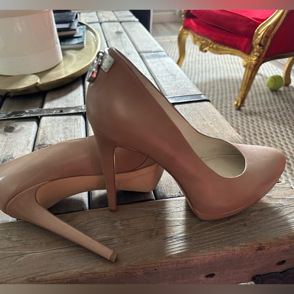 As new NUDE MICHAEL KORS PUMPS - Picture 4 of 13